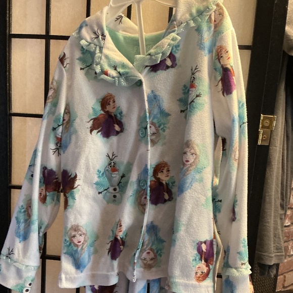 FROZEN Pajamas Set Size 4 girls Elsa Anna Olaf Coat Button Shirt Pants Disney - Picture 1 of 4